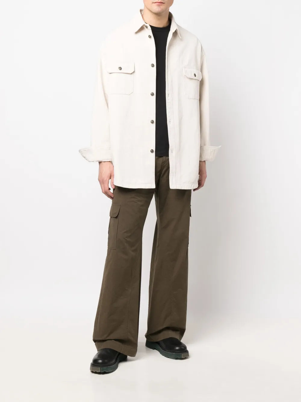 White Button-Down Shirt With Structured Collar And Tailored Fit