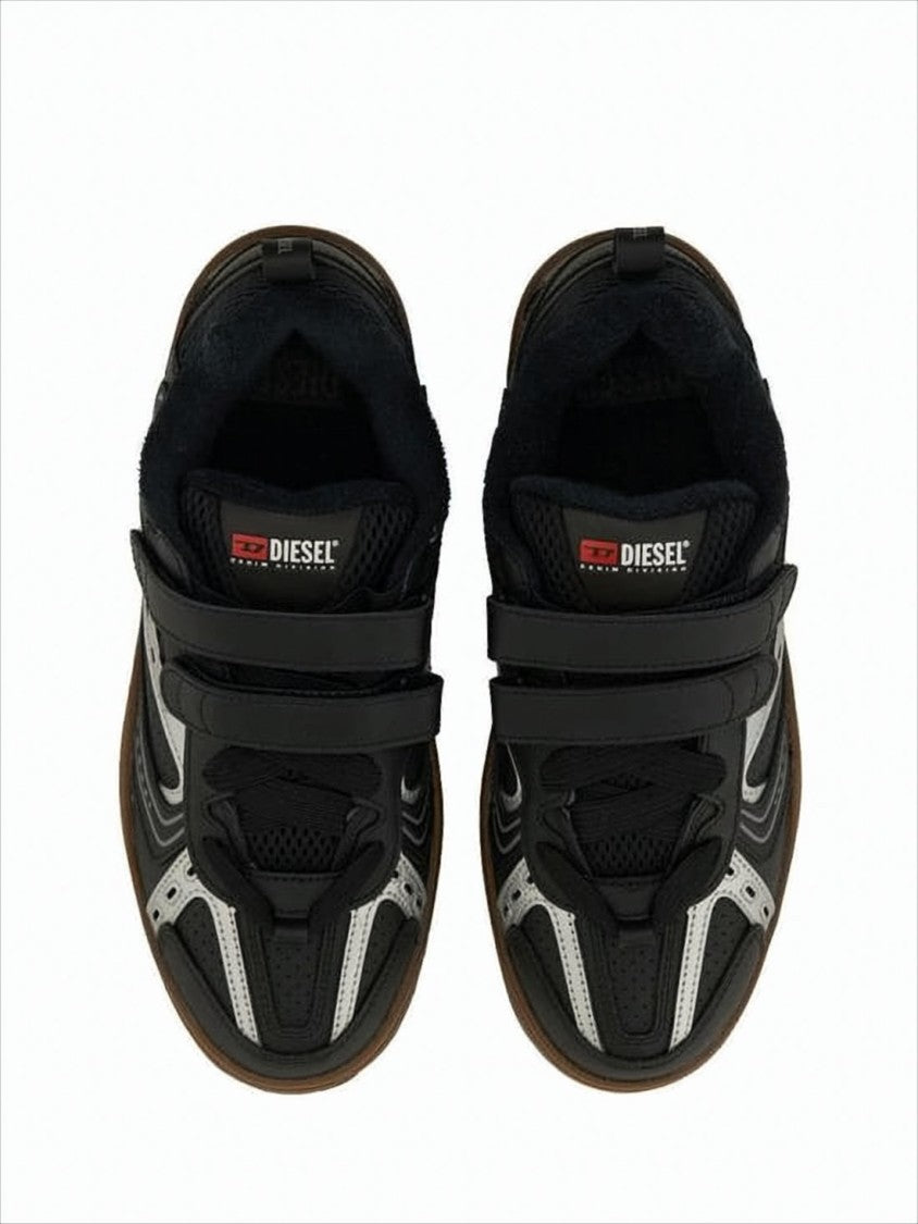 Low-Top Black Sneakers with Velcro Straps