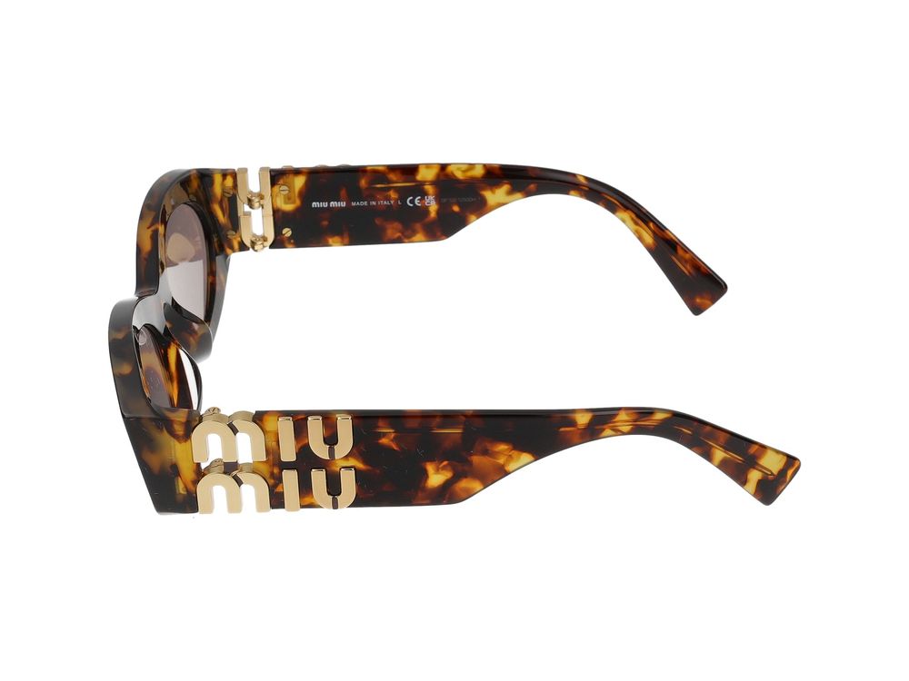 Acetate Frame Sunglasses with Modern Silhouette