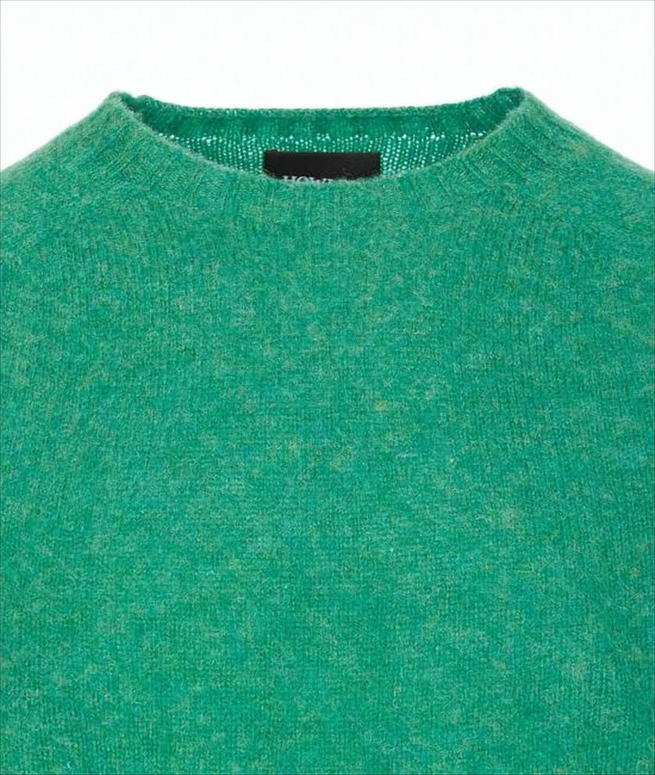 Sweter z żywej zielonej wełny z klasycznym okrągłym dekoltem