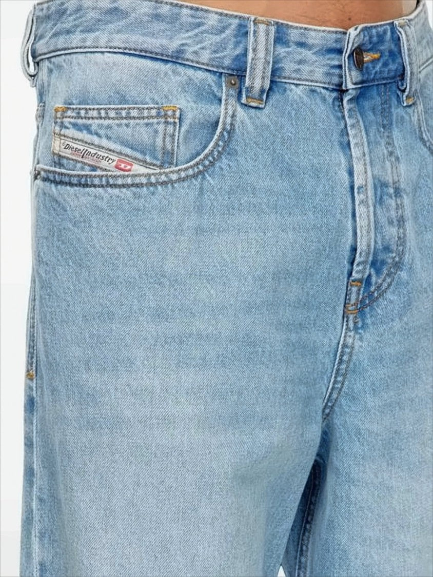 Straight-Leg Light Blue Denim Pants with Five-Pocket Design