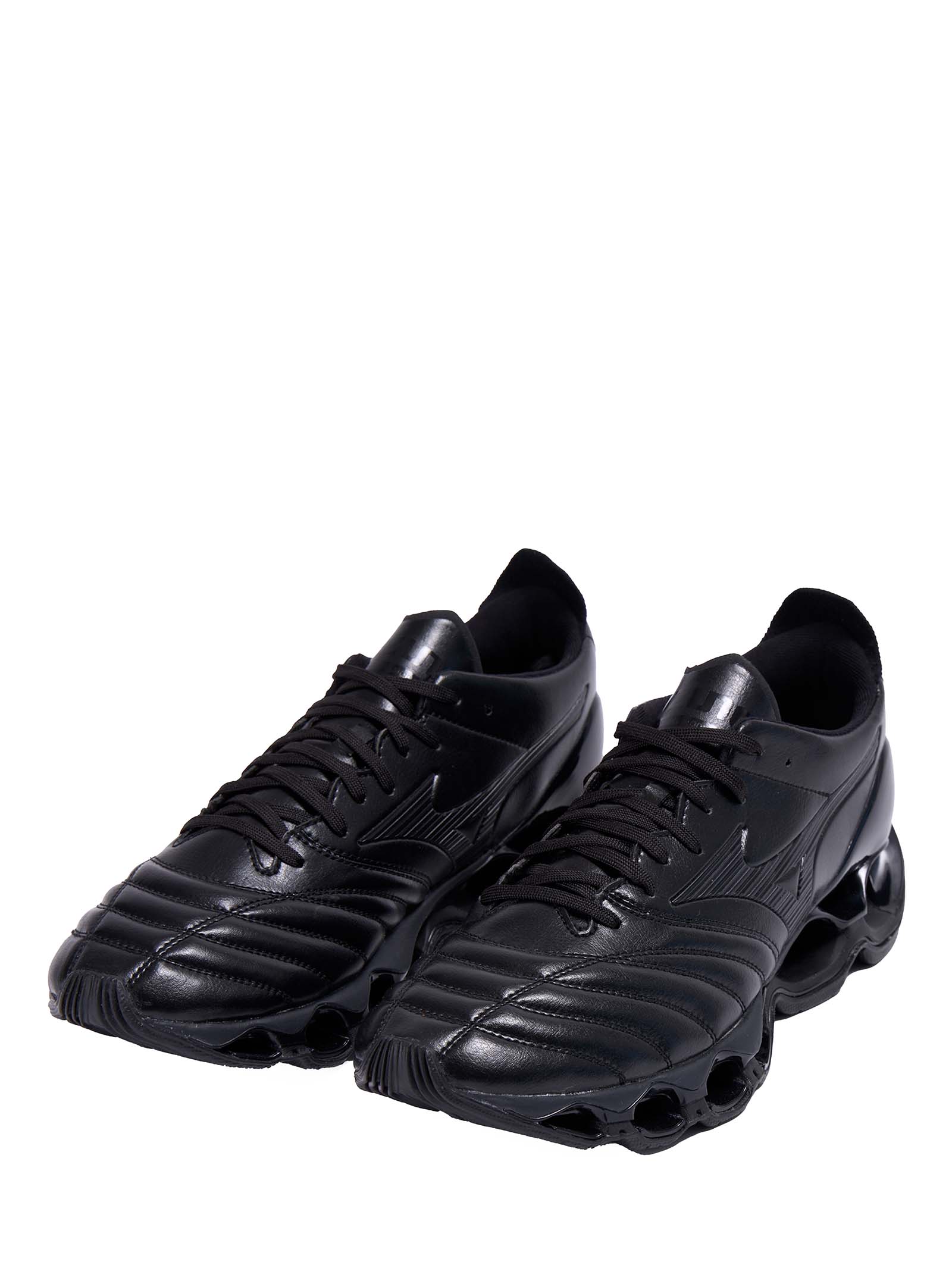 Pikowane sneakersy ze skóry syntetycznej