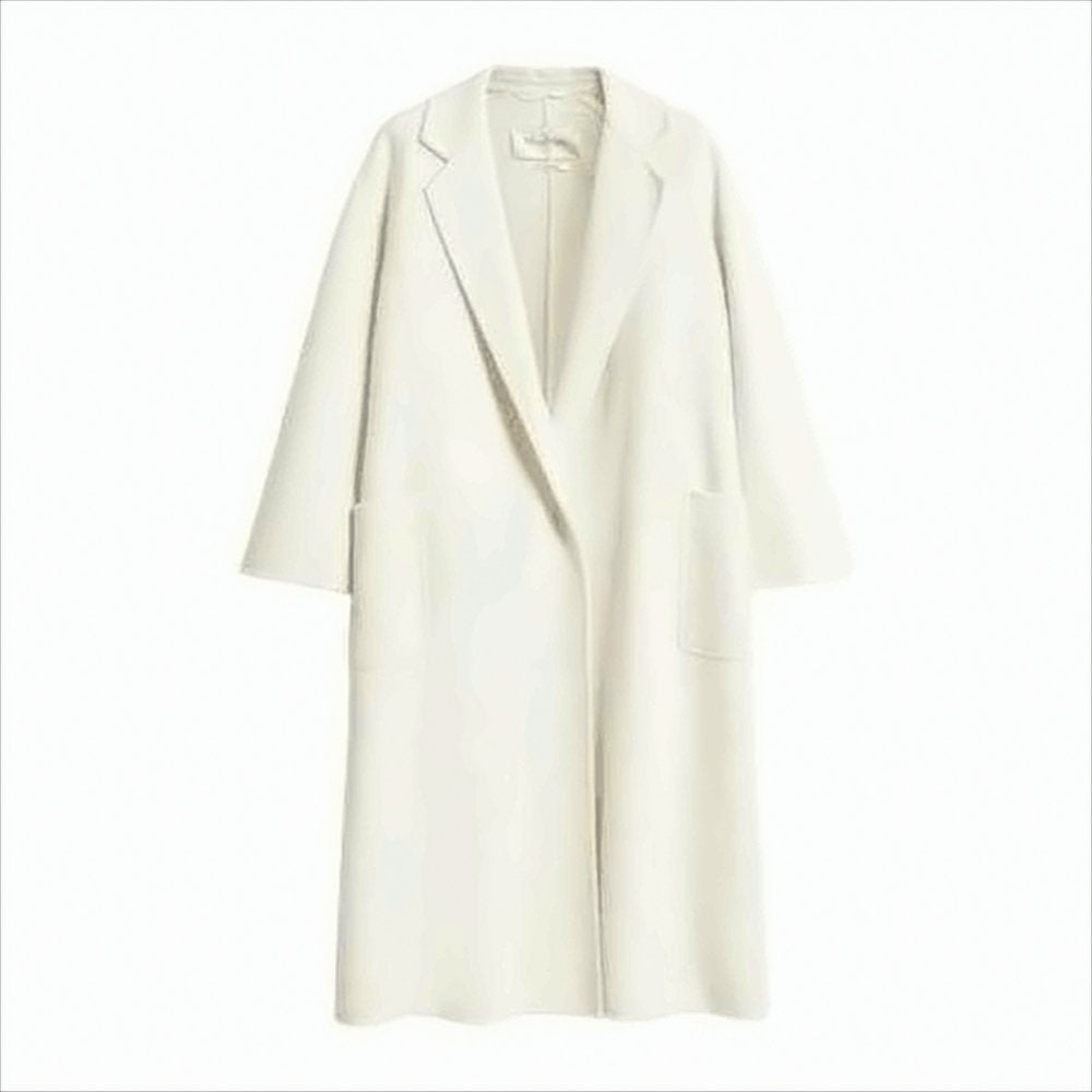 Luxurious Long Coat with Tailored Lapel
