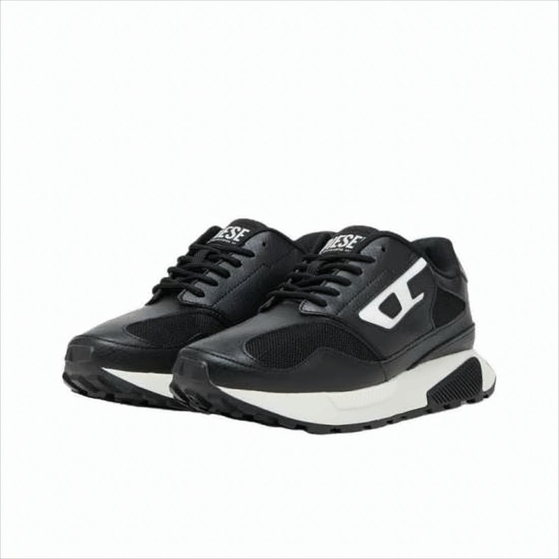 Czarne masywne sneakersy z wyrazistym logo
