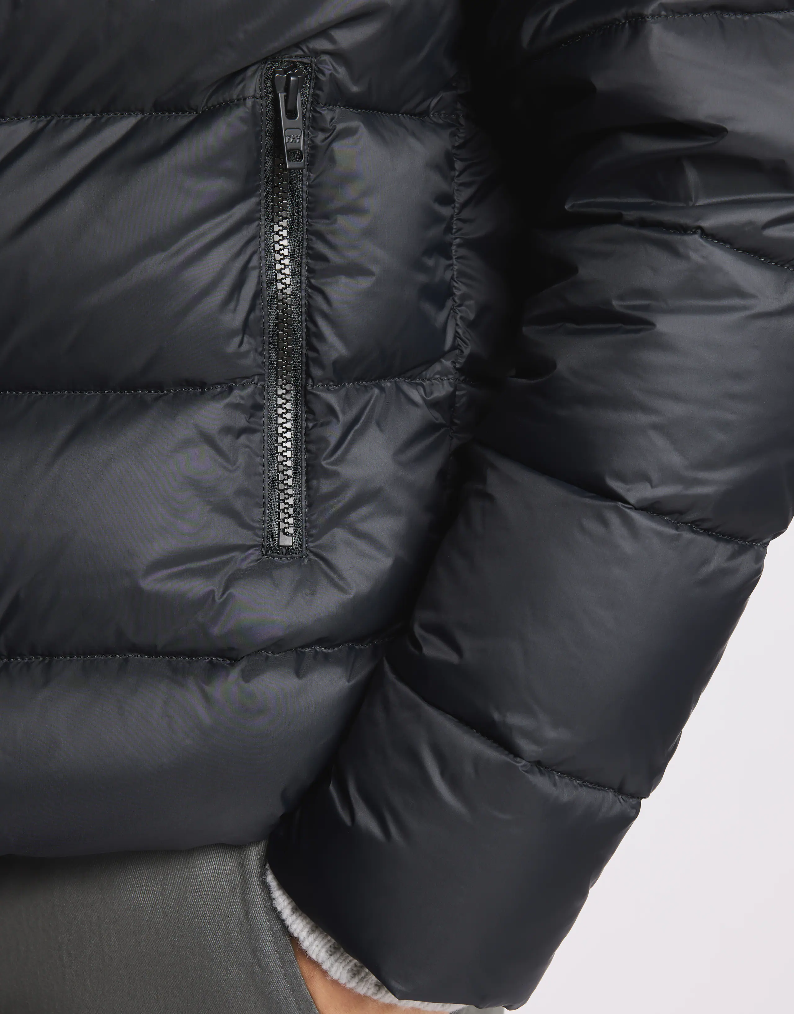 Lightweight Puffer Jacket With Adjustable Hood