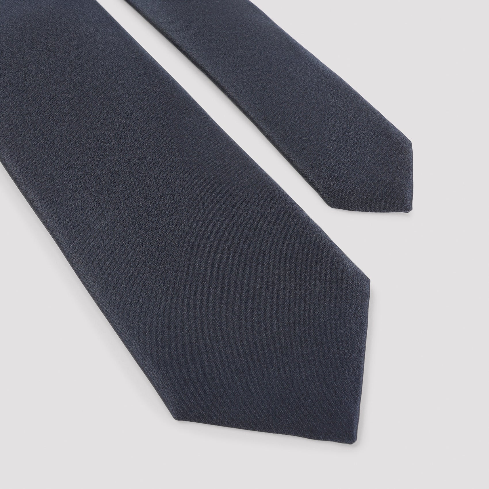 Solid Blue Silk Tie with Classic Pointed Tip