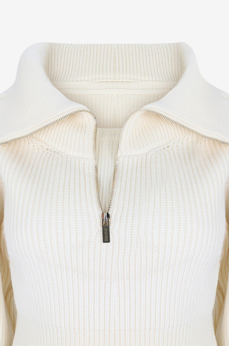 Cropped White Sweater with Wide Folded Collar