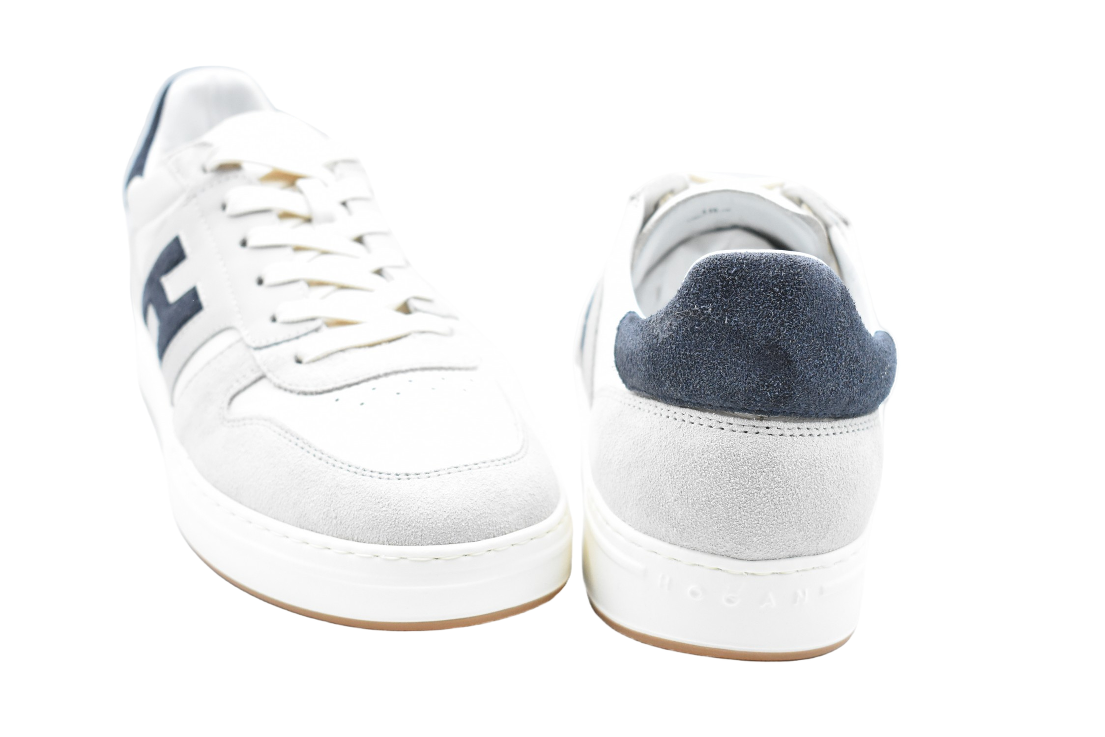 Lightweight Low-Top Sneakers With Basketball-Inspired Aesthetic