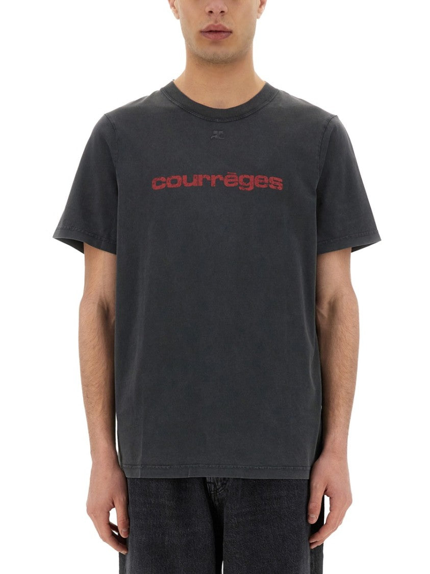 Logo Print T-Shirt With Vintage Aesthetic