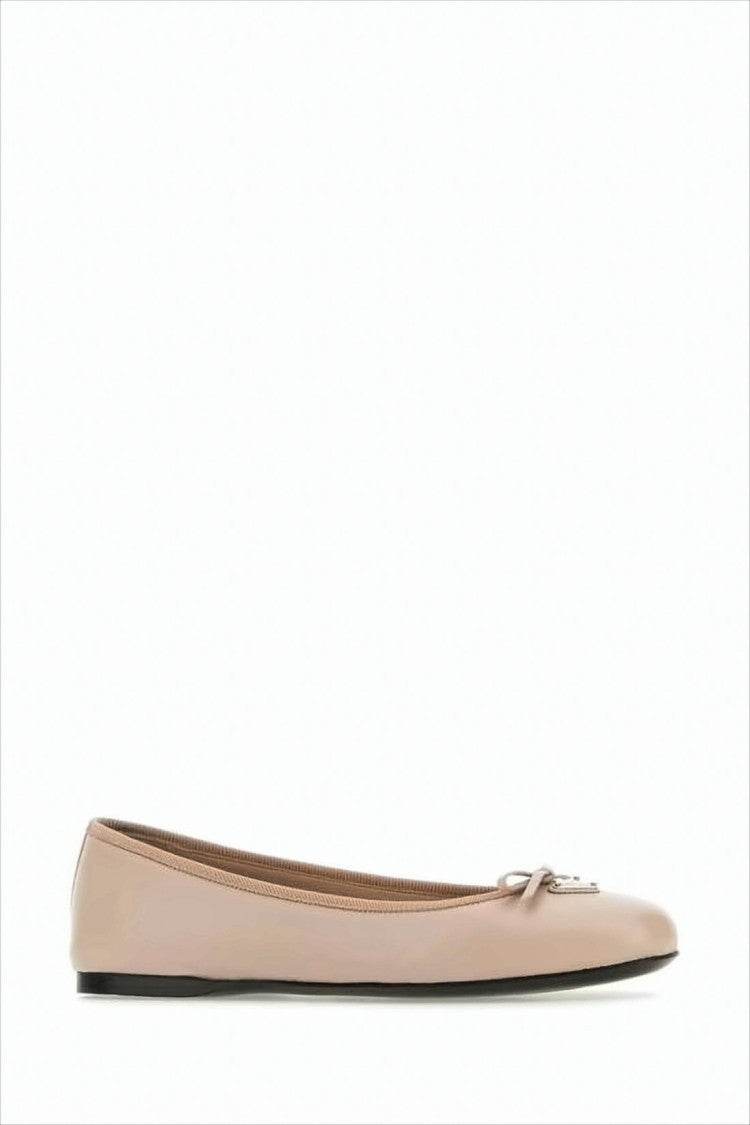 Flat Shoes with Rounded Toe and Bow Detail