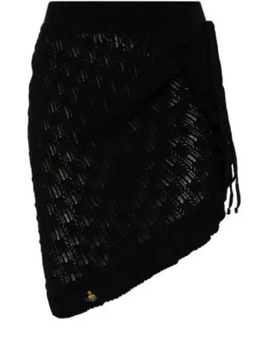 Textured Black Midi Skirt with Hem