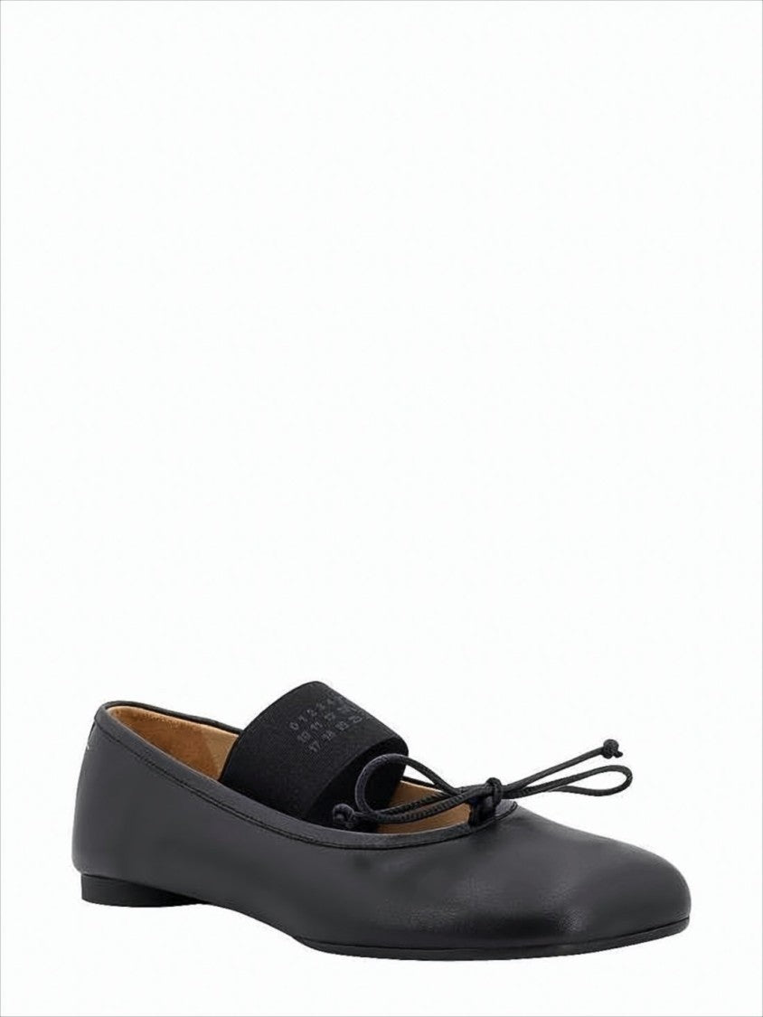 Flat Shoes with Rounded Toe