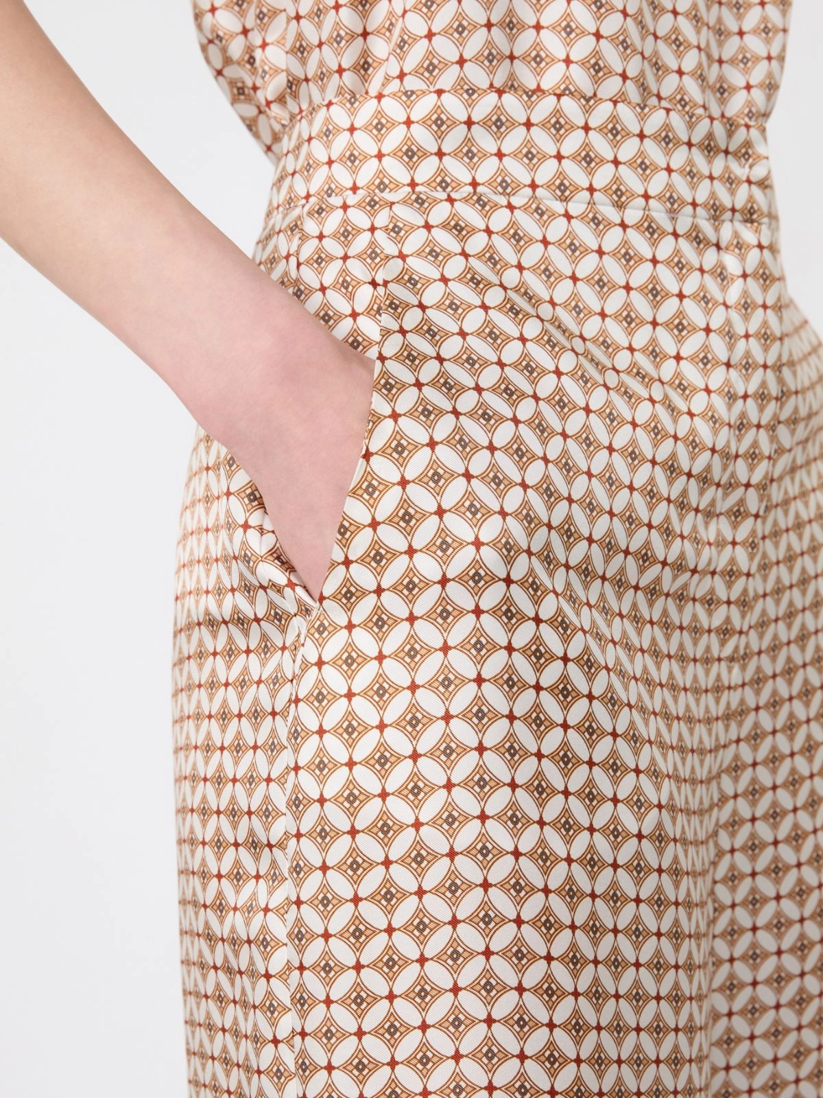 Wide-Leg Cropped Pants with Geometric Pattern