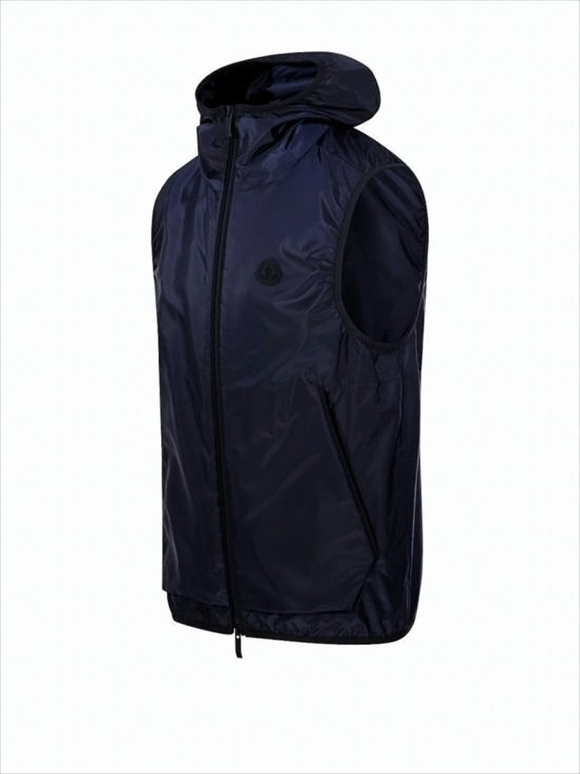 Minimalist Sleevelessvest With Front Zipper And Hood