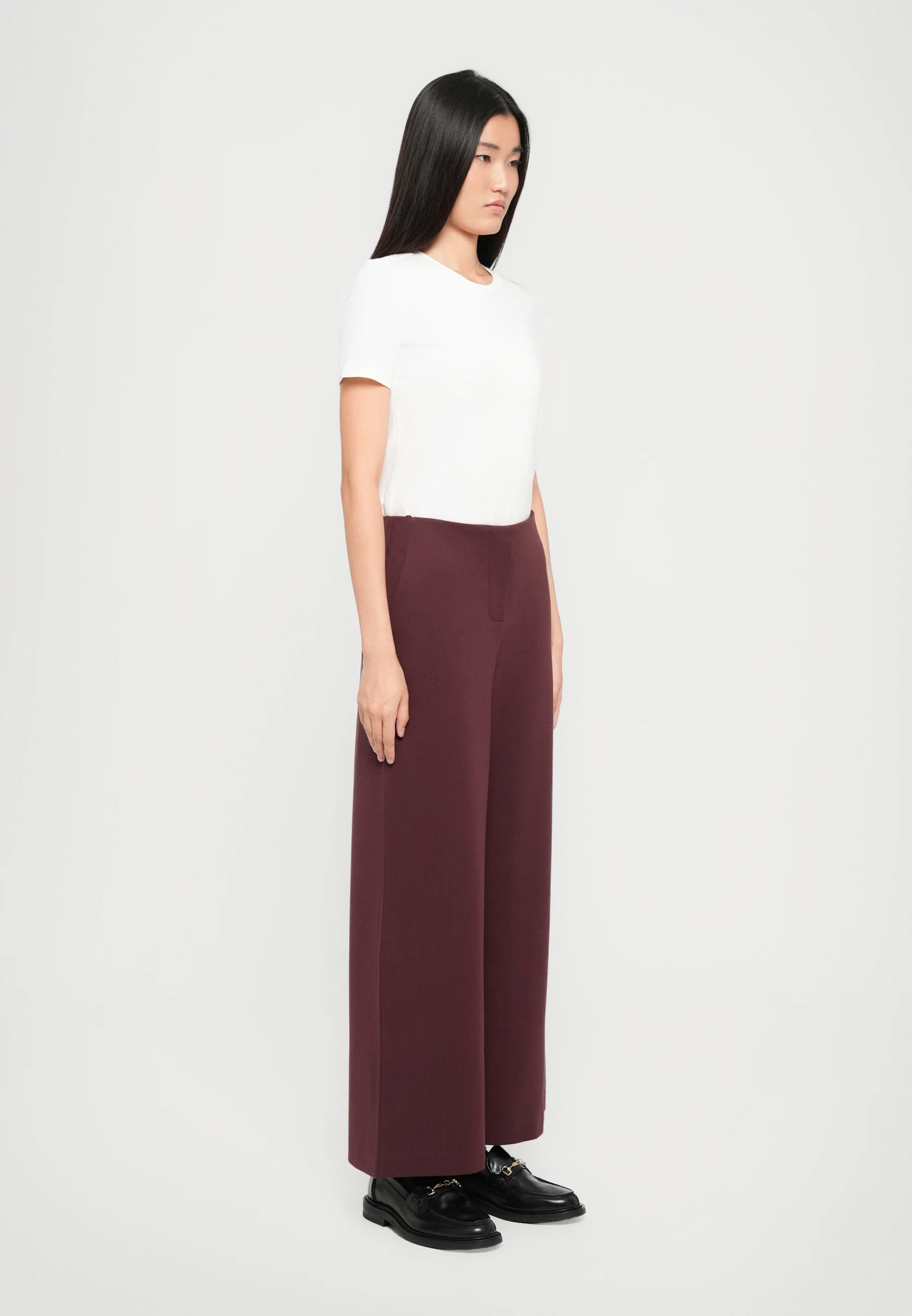 Wide-Leg Pants With Smooth Front