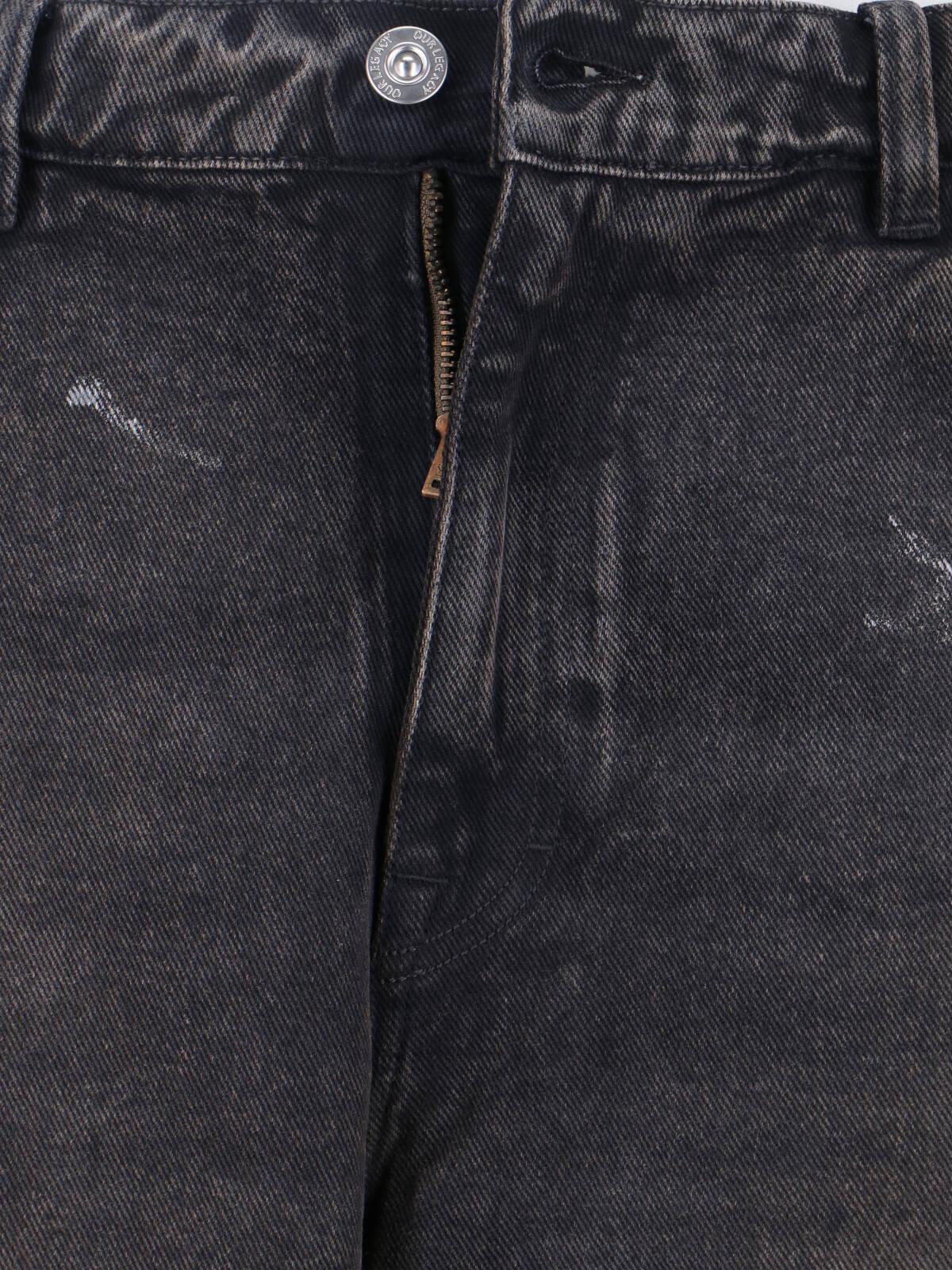 Straight-Leg Jeans With Medium Wash
