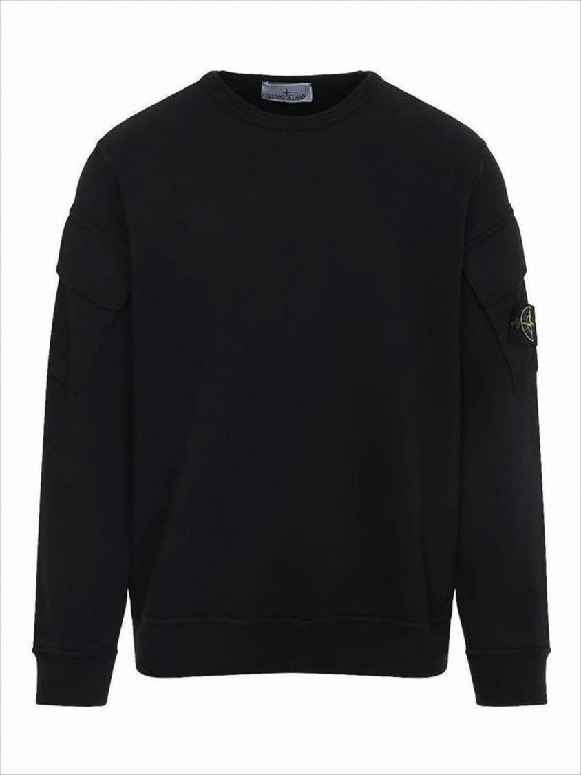 Long-Sleeve Black Sweatshirt with Ribbed Cuffs and Subtle Patch Detail