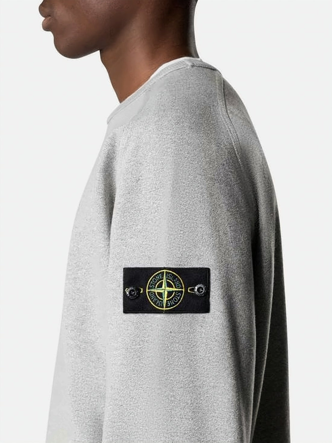 Minimalistic Long-Sleeve Tee With Crew Neckline