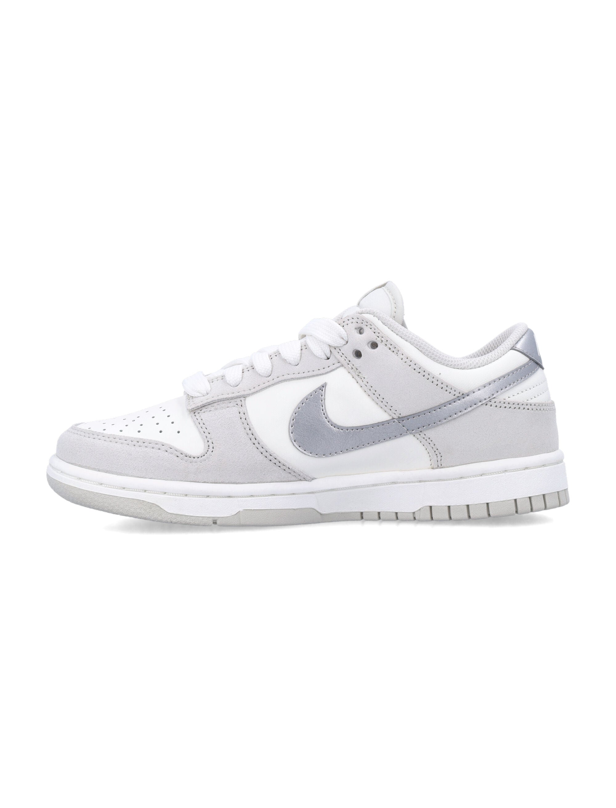 Dunk Low Sneakers