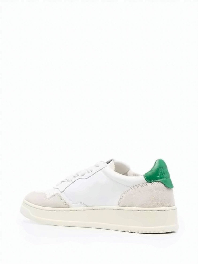 Low-Top Sneakers with Beige Suede Overlays and Green Heel Tab