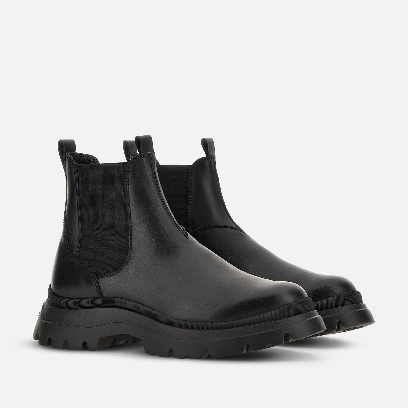 H692 Chelsea Boots With Elastic Side Panels