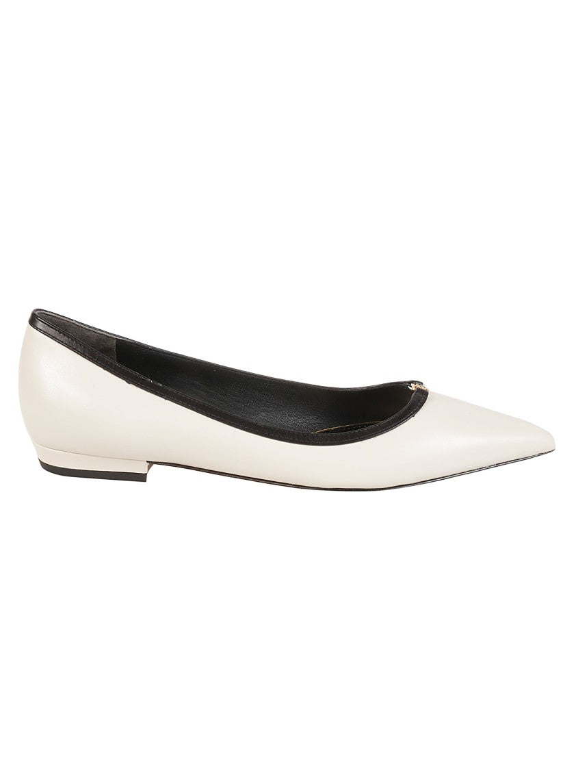 Pointed Toe Flat Shoes With Minimalistic Design
