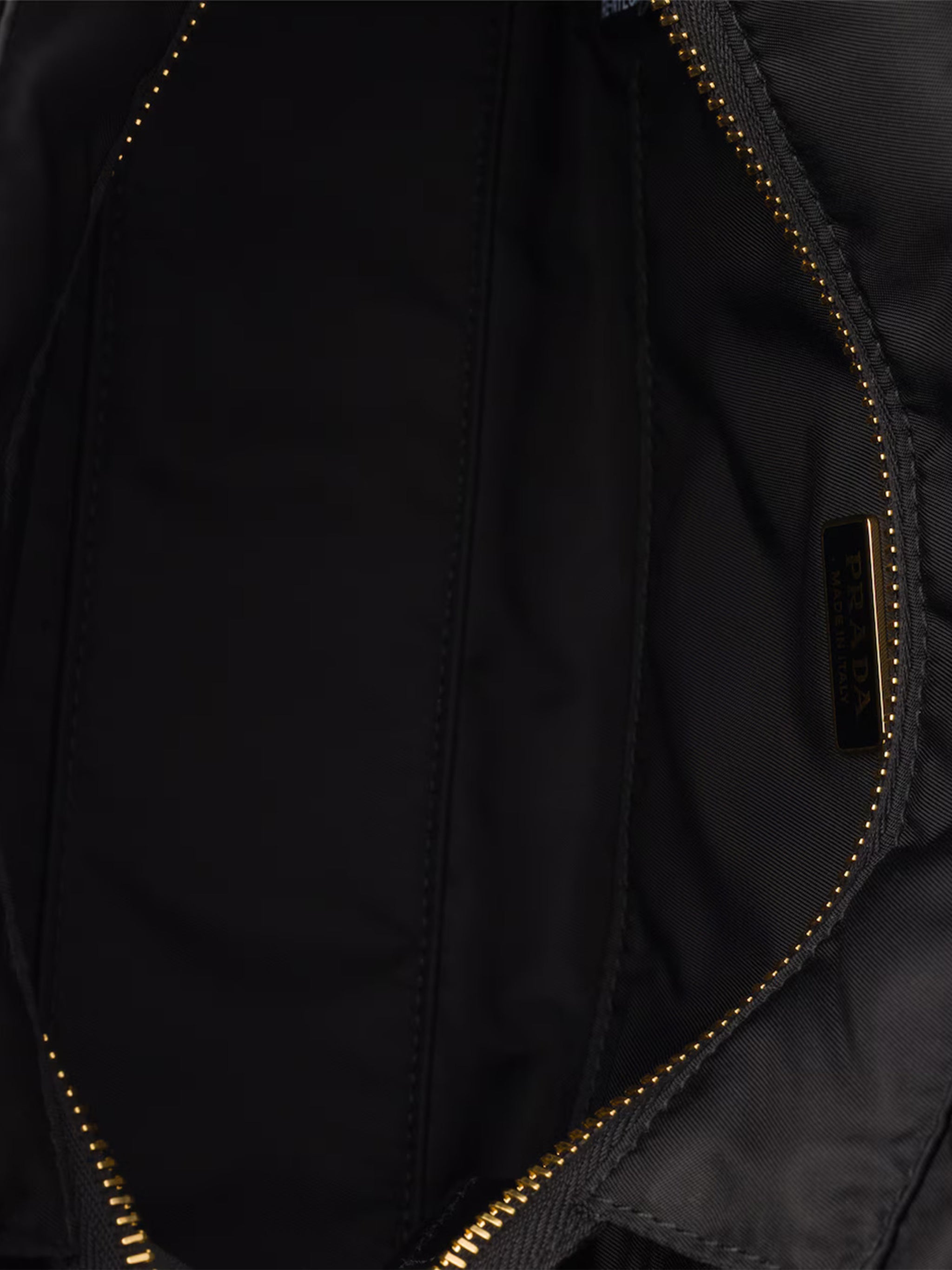 Medium Black RE-NYLON Borsa Explore Bag