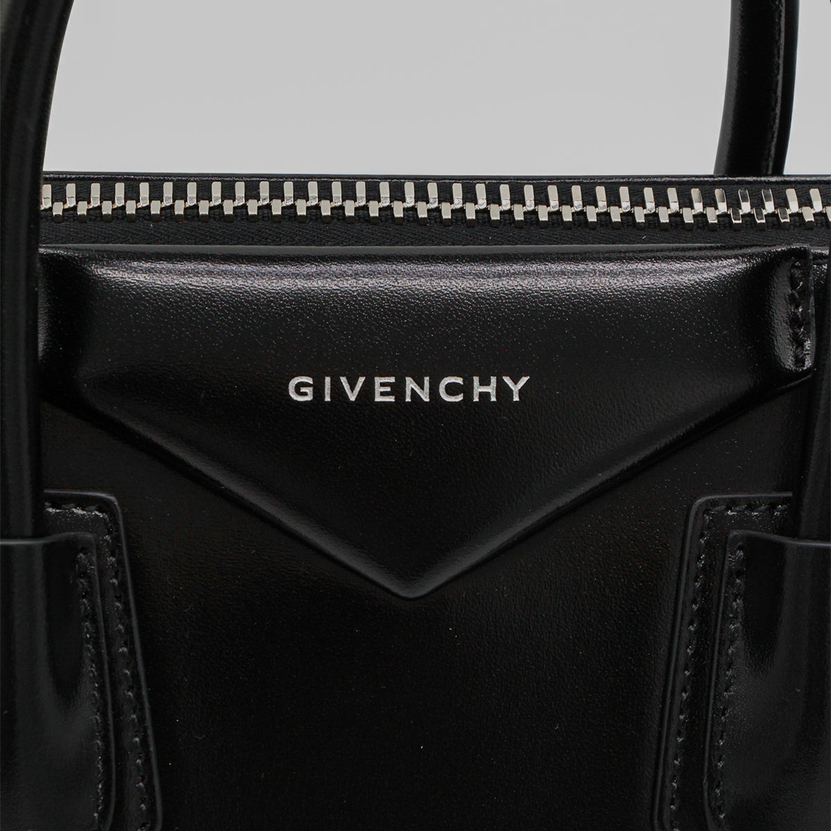 Black Leather Antigona Small Top Handle Bag