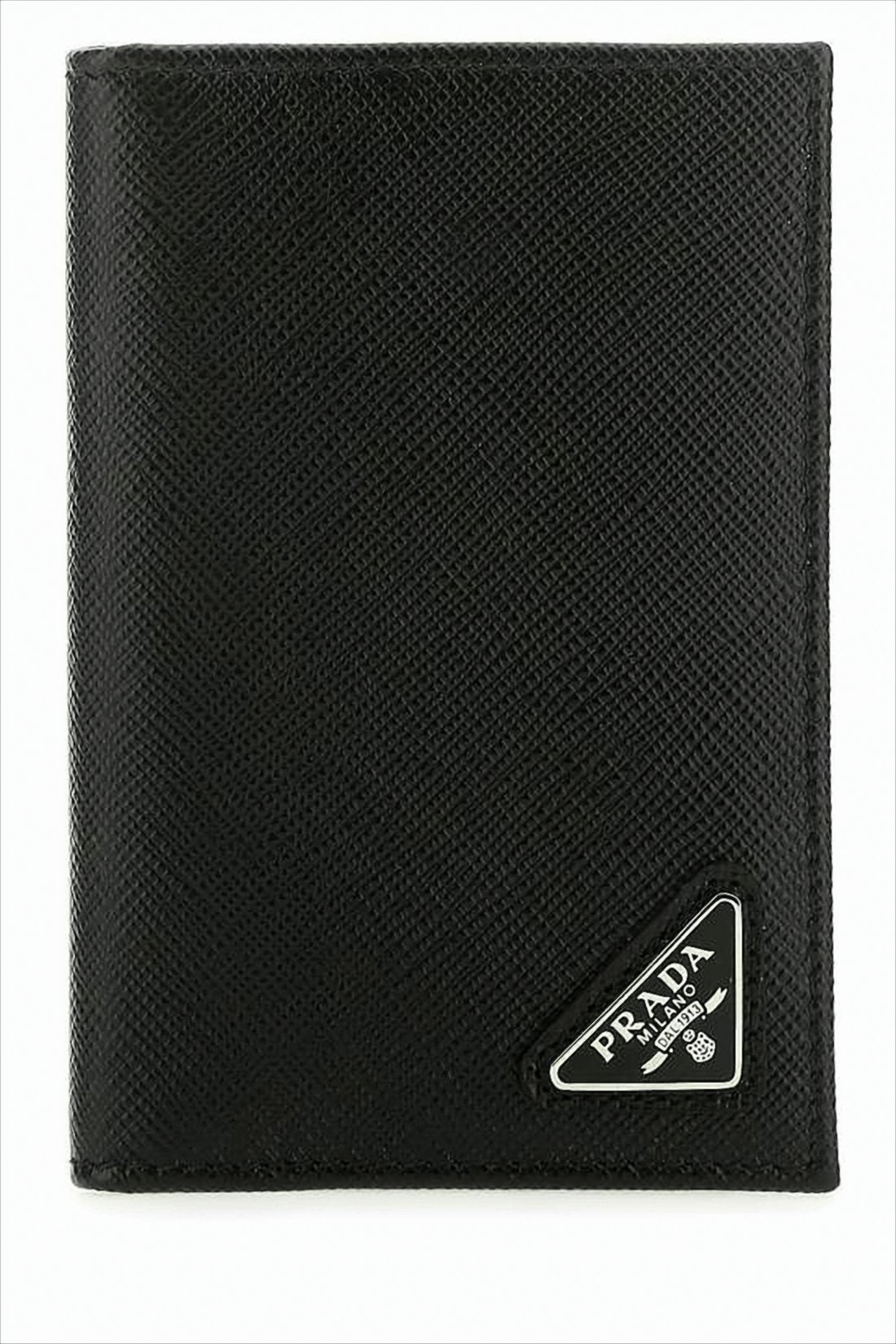 Compact Bifold Wallet in Textured Cowhide Leather