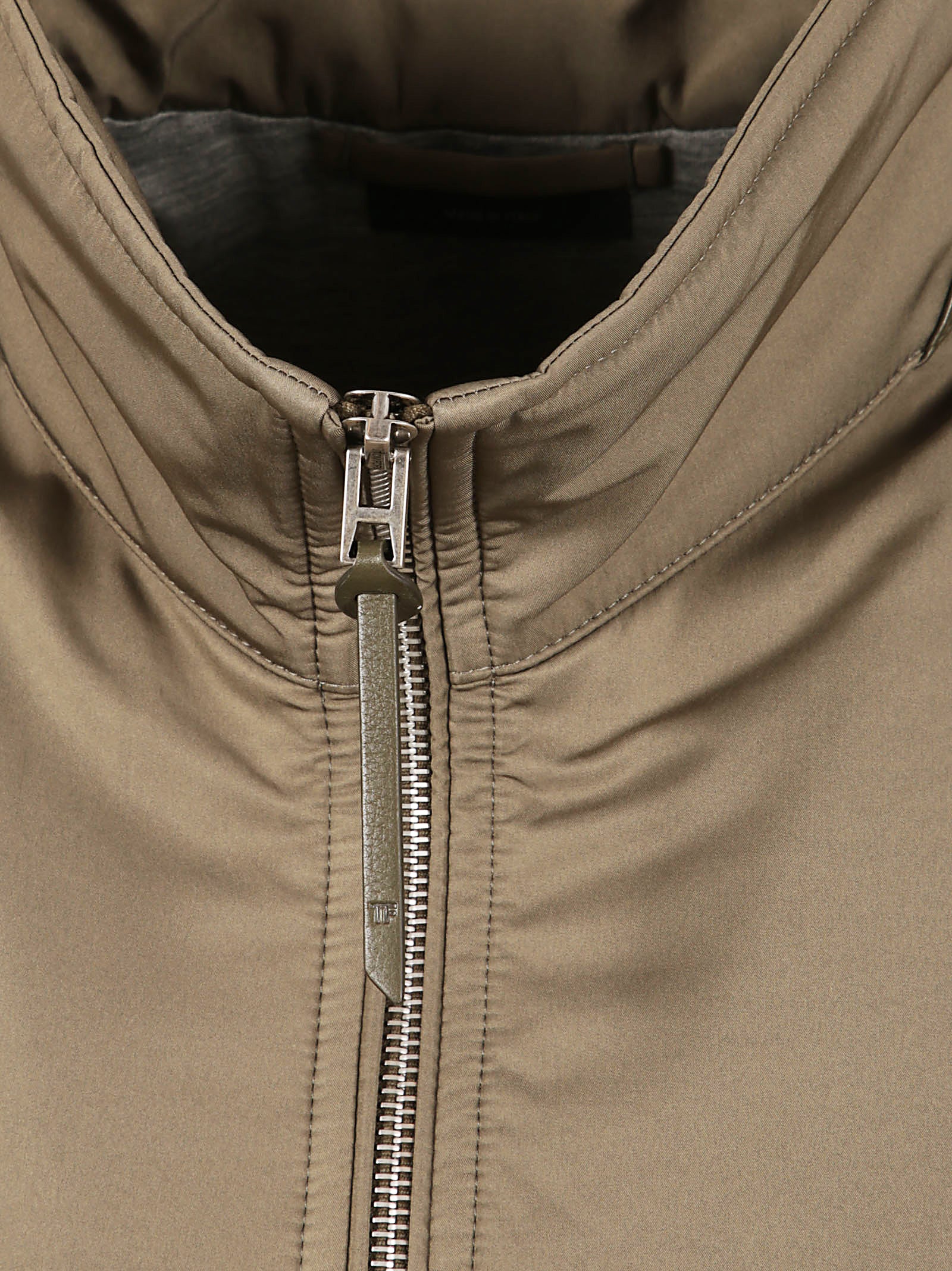 Sleeveless High Collar Jacket