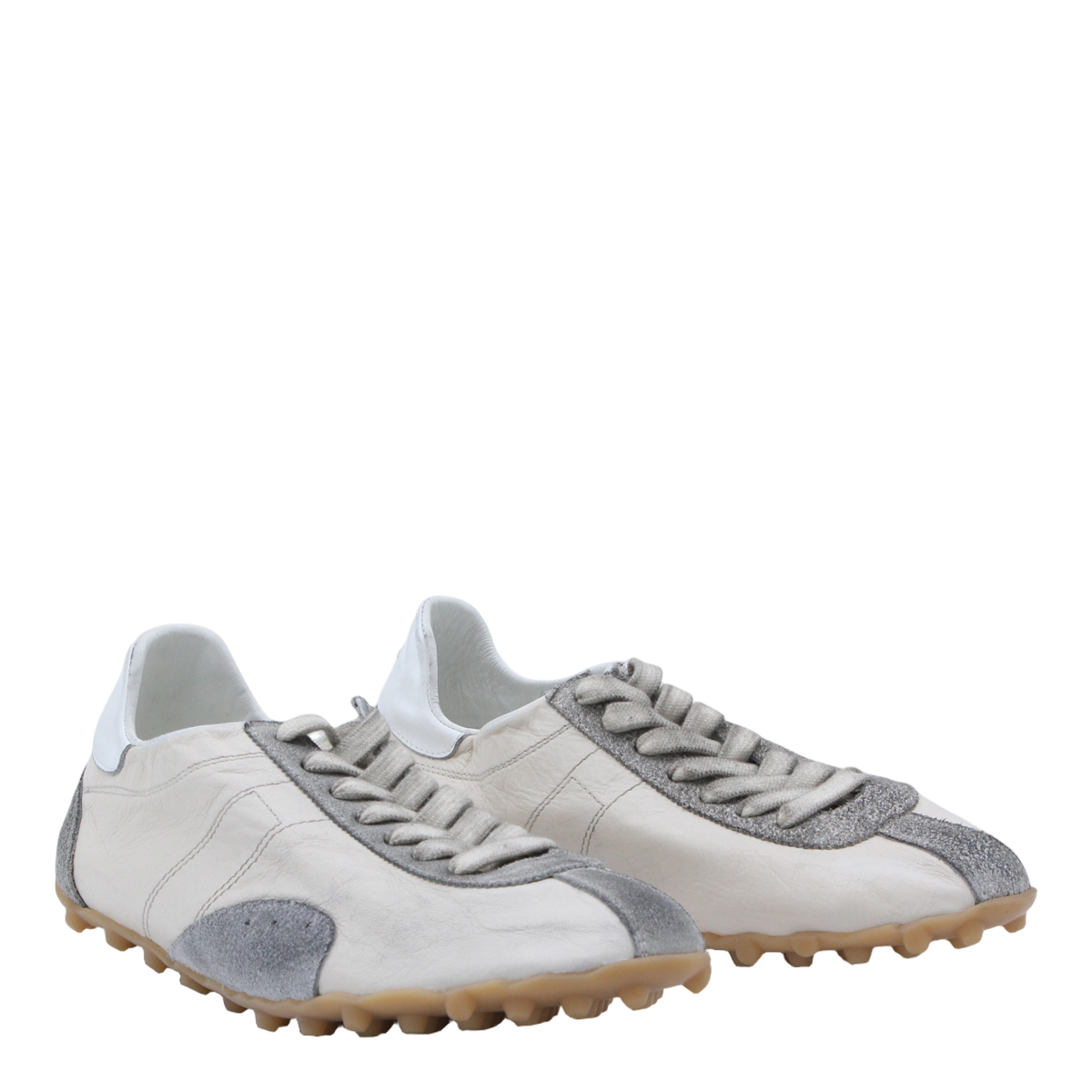 Contemporary Sneakers with Streamlined Design