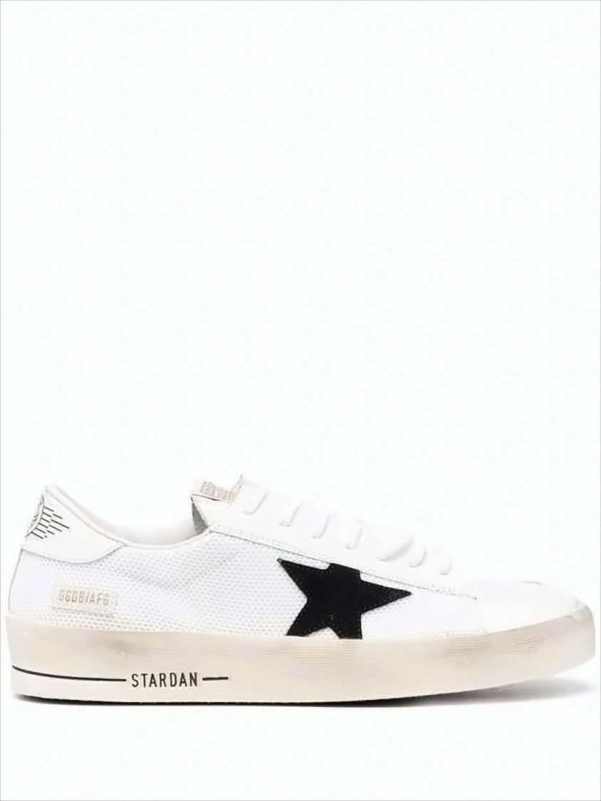 Low-Top Sneakers with Contrasting Star Detail