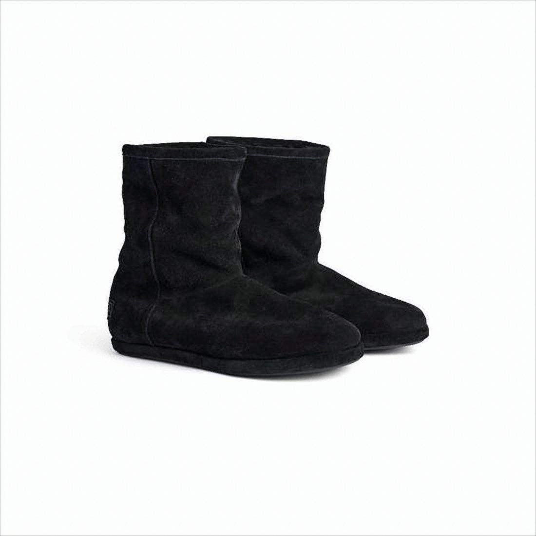Mid-Calf Black Boots With Silhouette