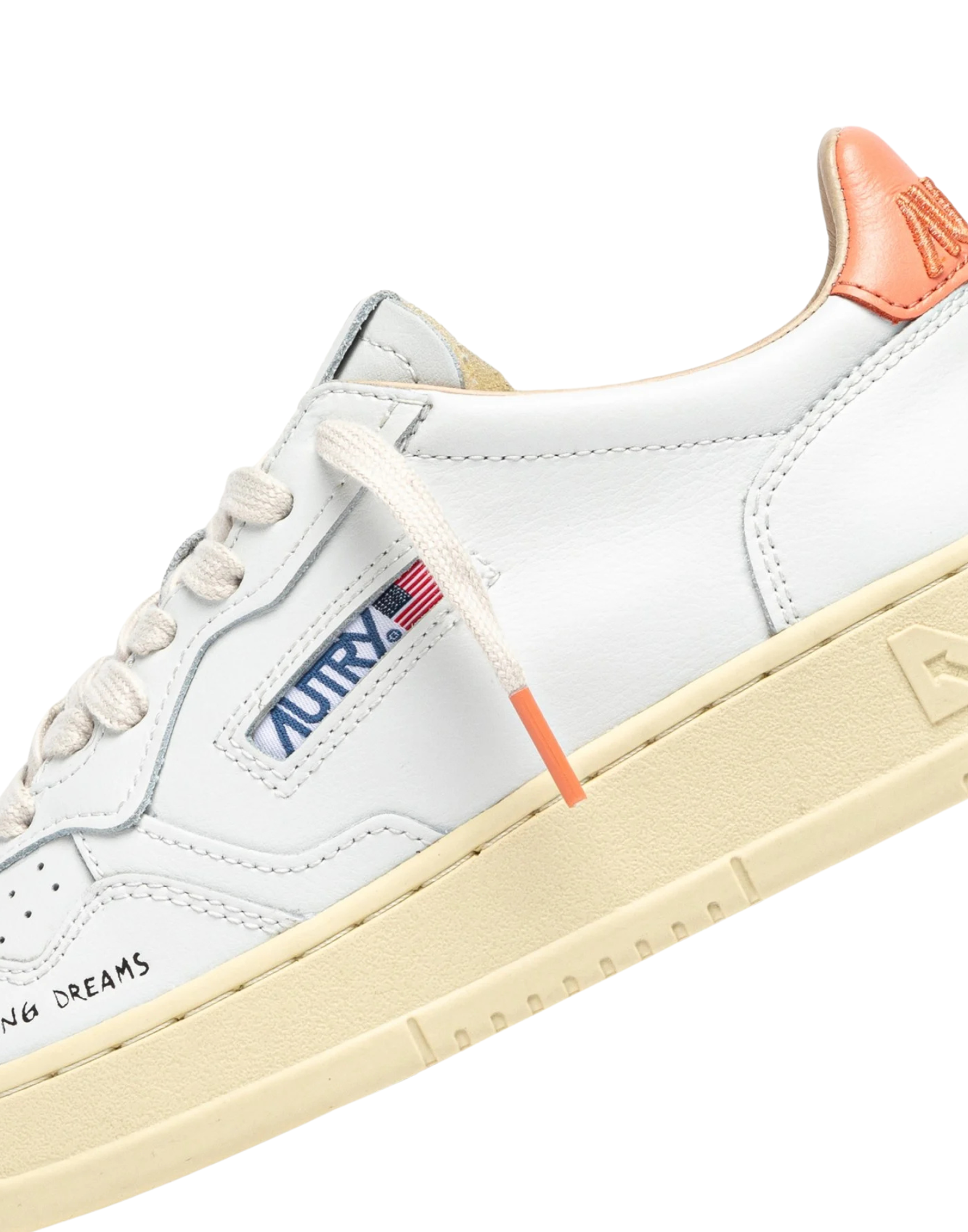 Medalist Low Women’s White/Peach Sneakers