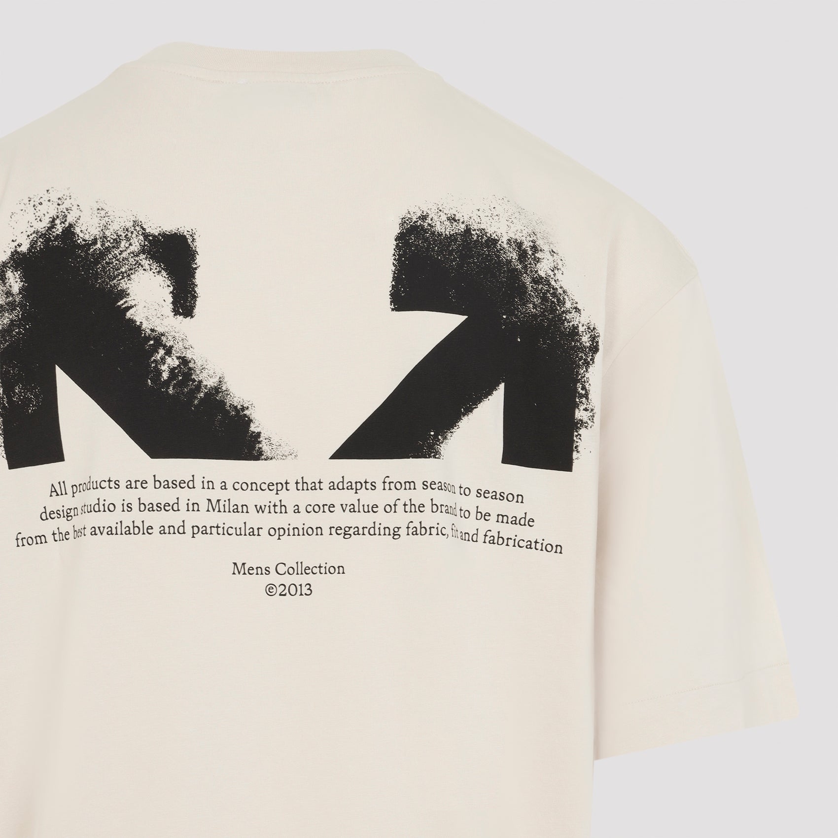 Relaxed-Fit Graphic Print T-Shirt with Subtle Logo