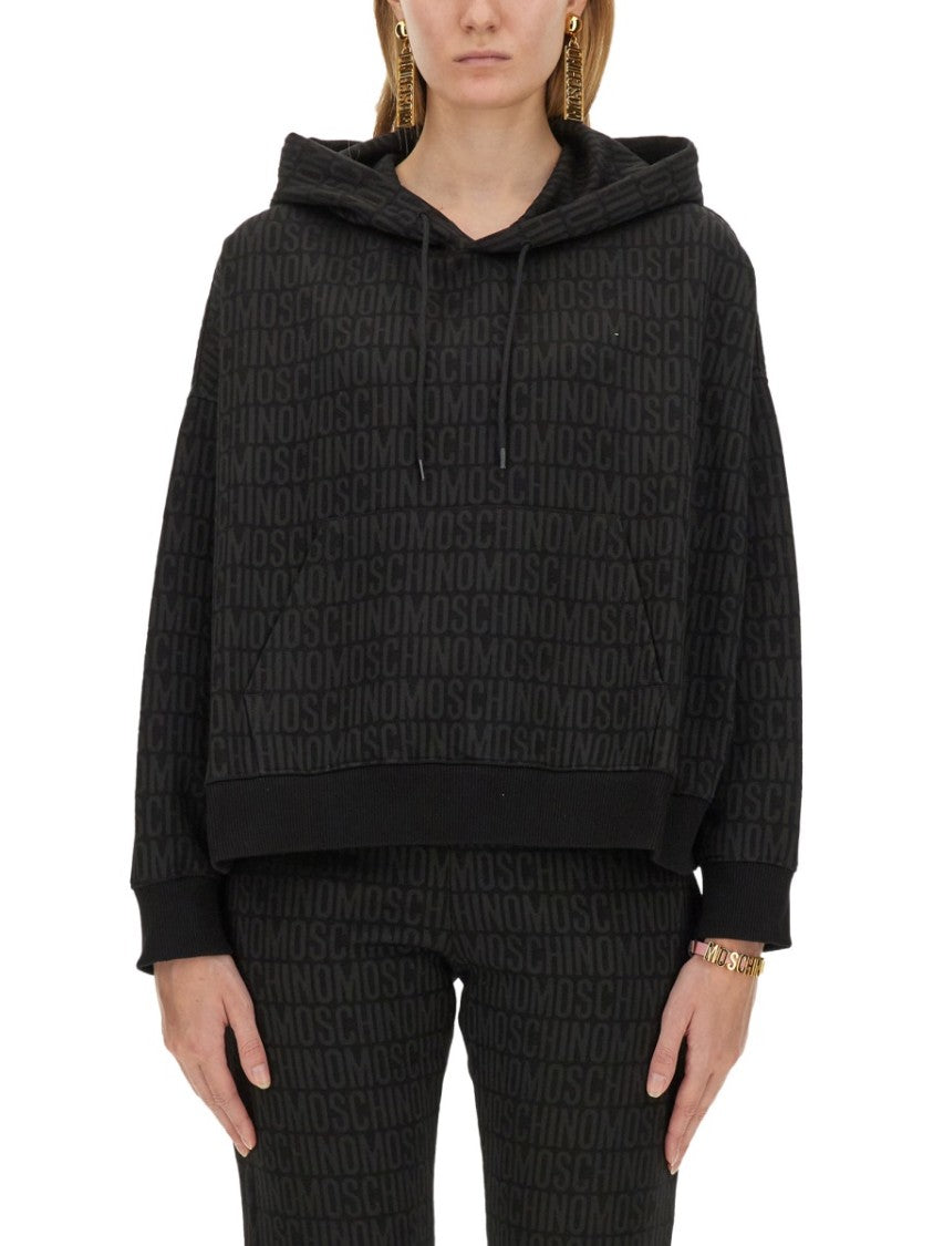Oversized Black Sweatshirt