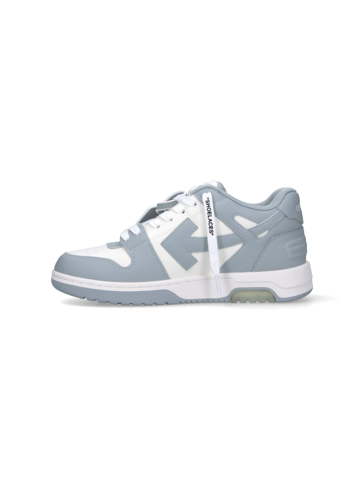 Low-Top White Sneakers With Minimalist Design And Classic Lace-Up Closure