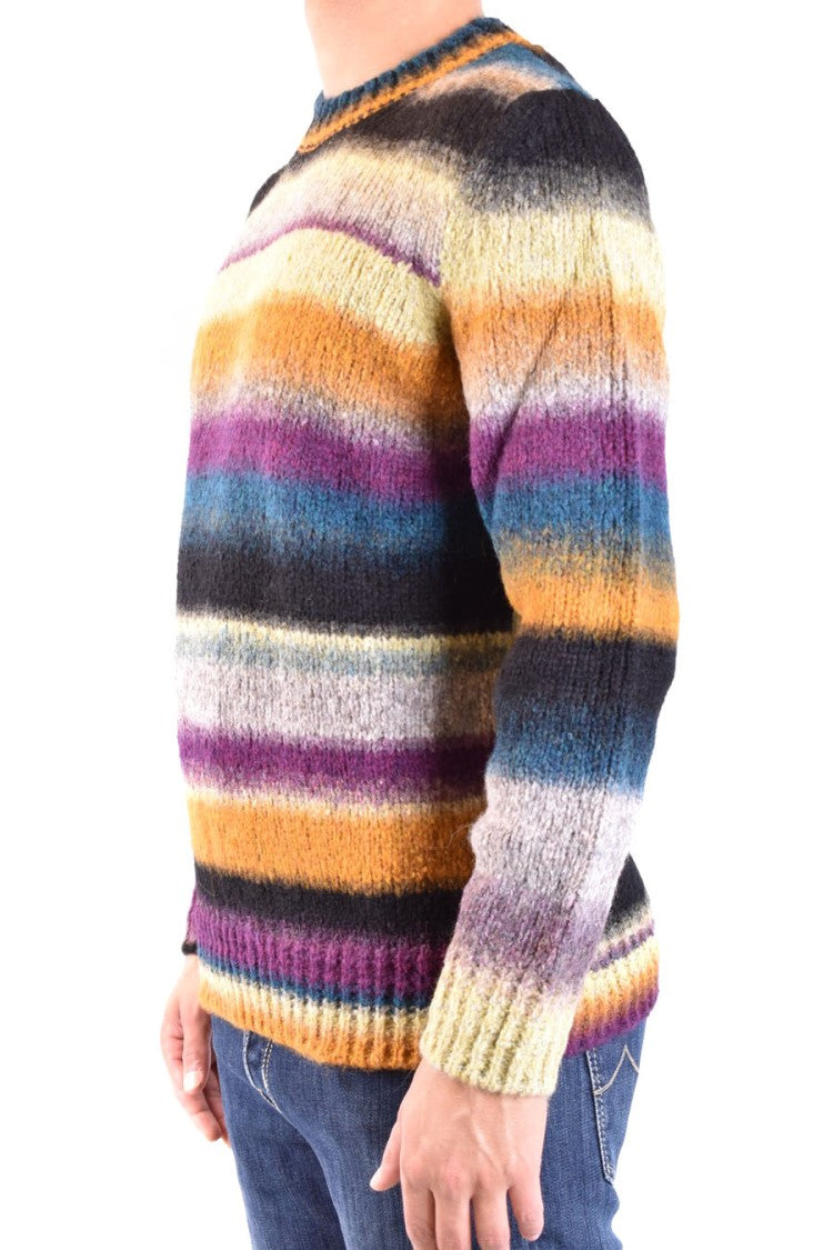 Sweter z dzianiny w poziome pasy w wielokolorowej palecie