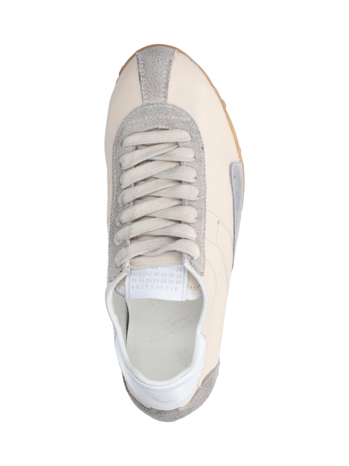 Classic Low-Top Sneakers With Minimalist Aesthetic