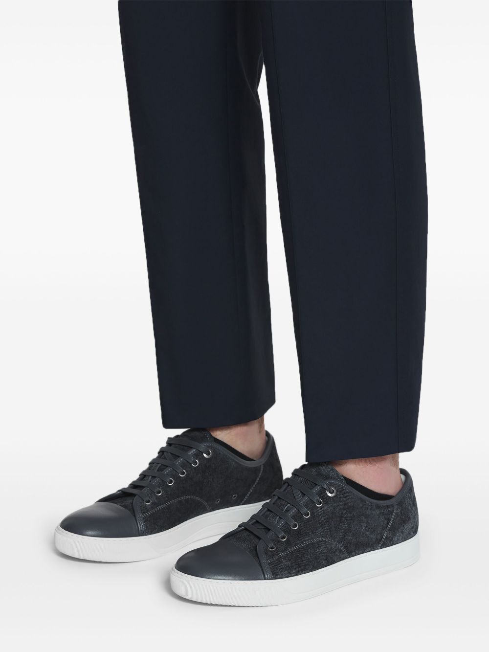 Low-Top Sneakers With Textured Fabric