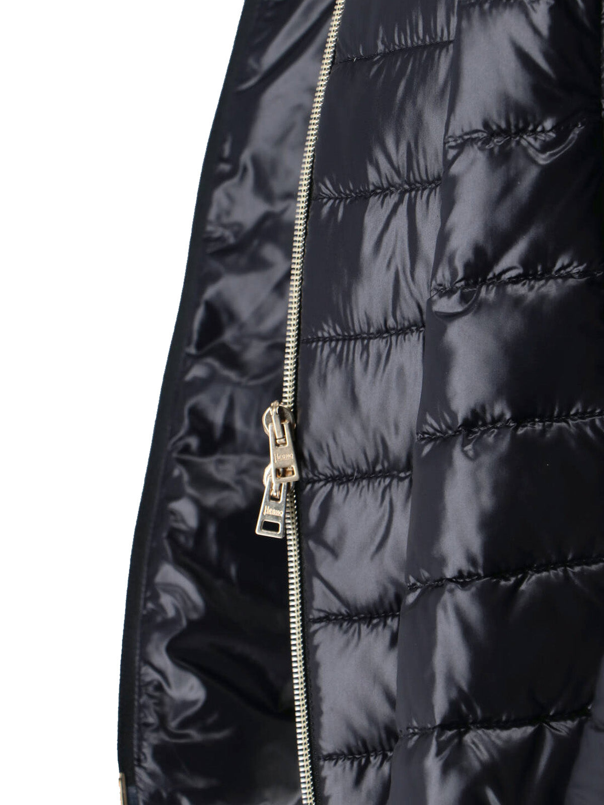 Tailored Black Jacket With High Collar And Zipper Closure