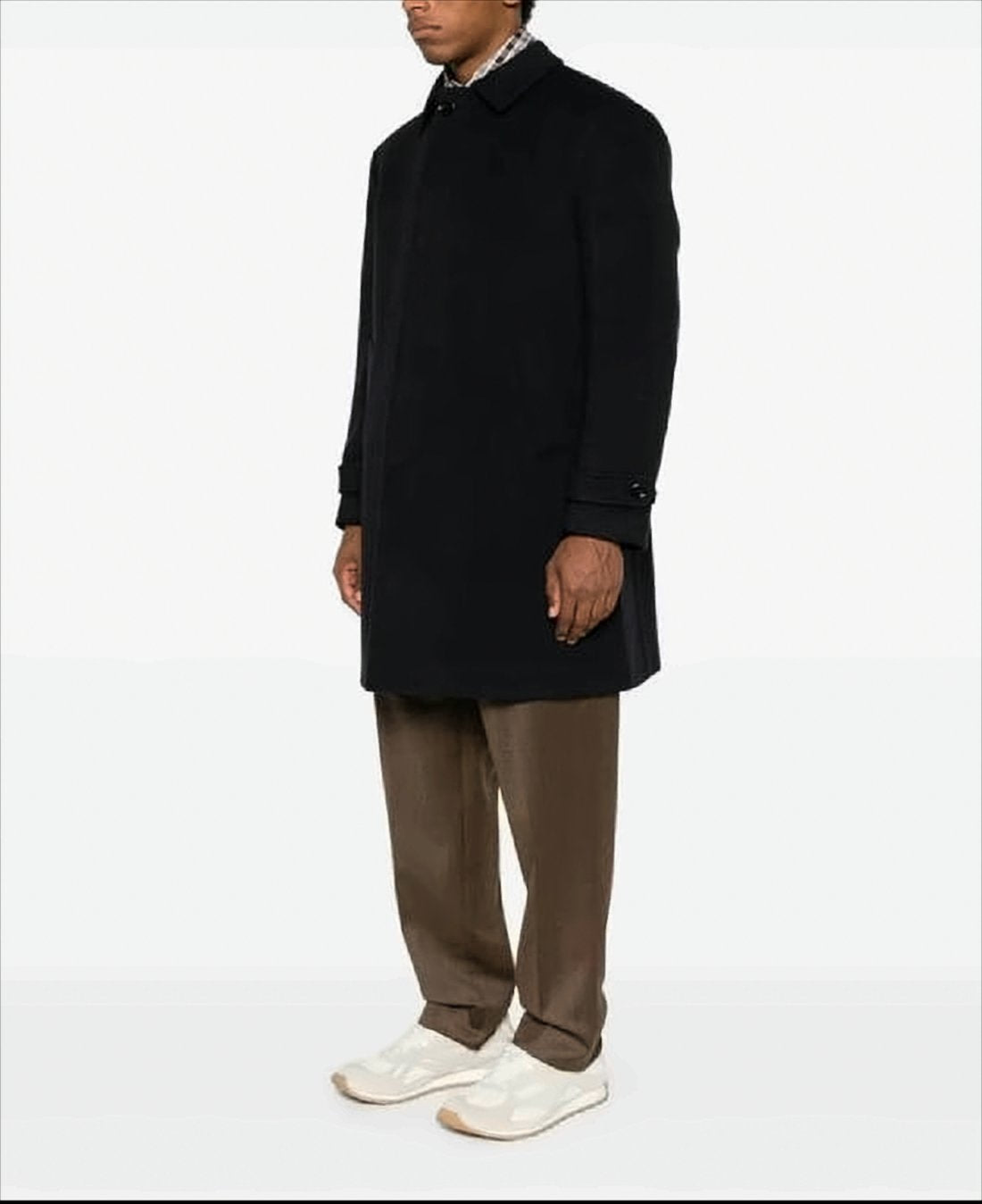 Minimalist Black Wool Coat with Classic Collar
