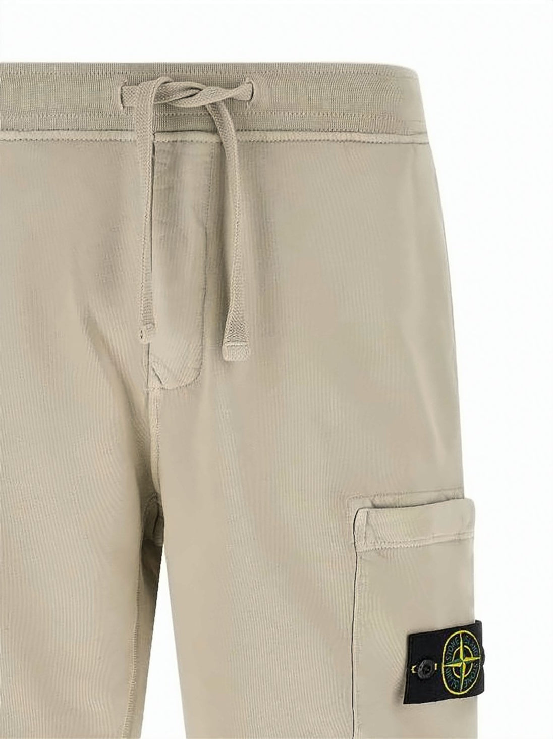 Comfort-Fit Shorts with Cargo Pocket