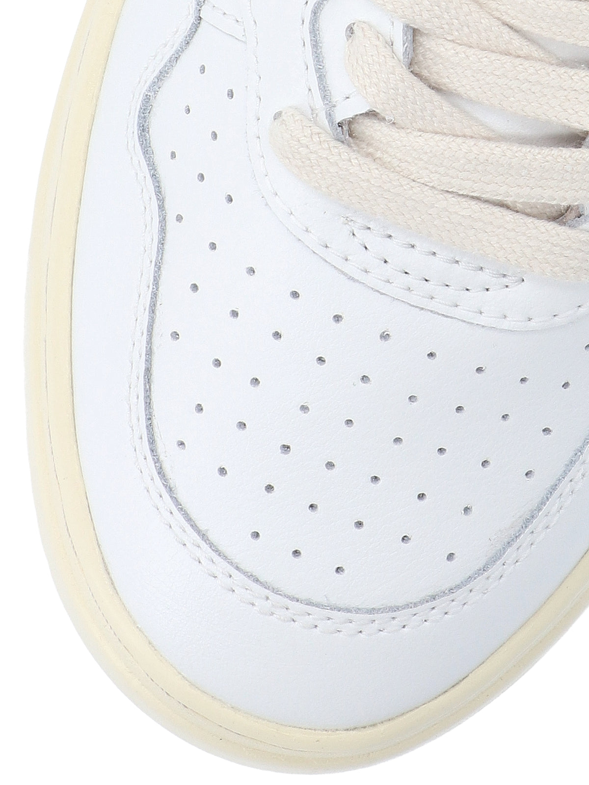 Minimalist White Leather Low-Top Sneakers With Perforated Toe