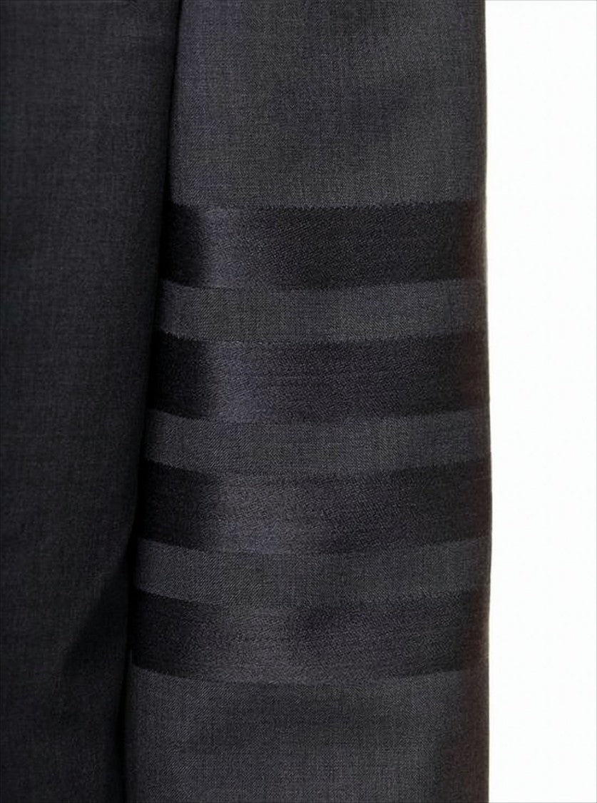Tailored Grey Wool Suit Jacket with Classic Notch Lapels