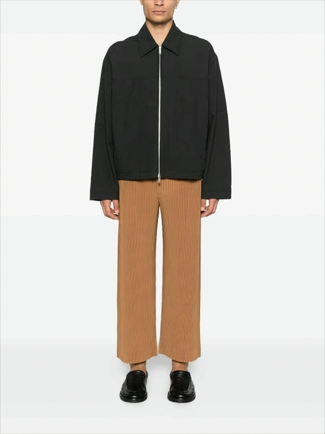 Cropped Wide-Leg Pants with Distinctive Pleated Texture