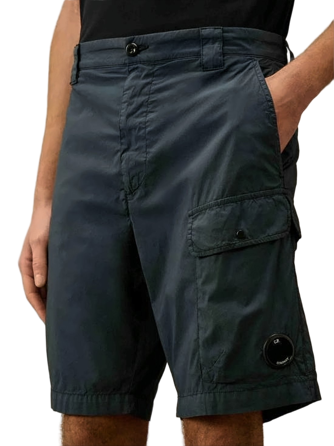 Mid-Thigh Tailored Shorts with Cargo Pocket
