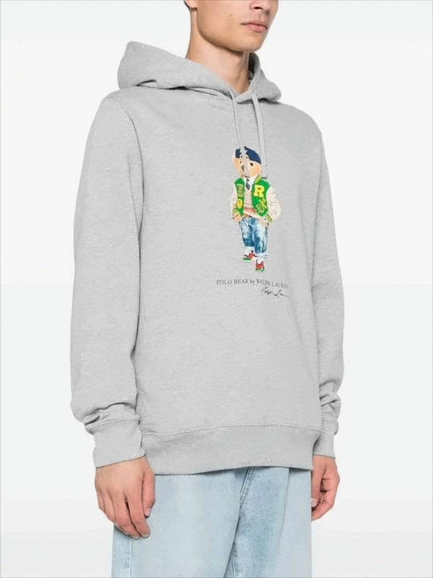 Casual Hoodie with Playful Bear Graphic and Drawstring Hood