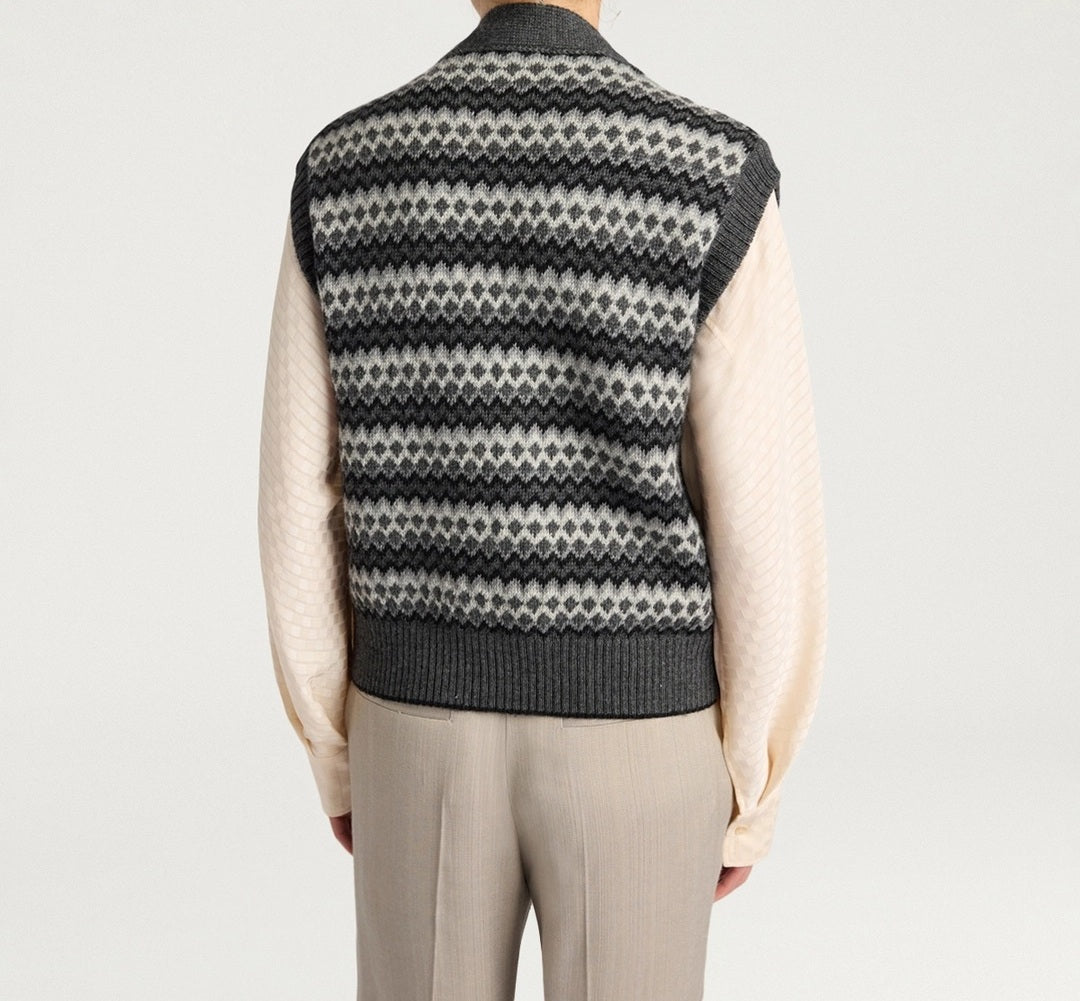 Geometric Zigzag Knit Vest With V-Neck And Button-Down Front