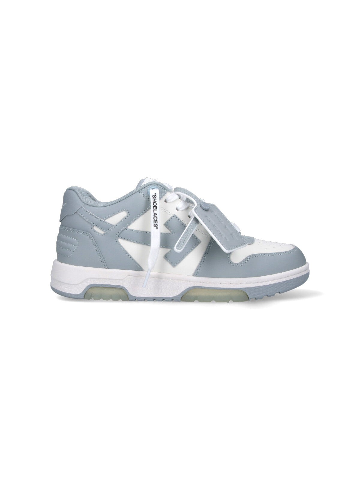 Low-Top White Sneakers With Minimalist Design And Classic Lace-Up Closure